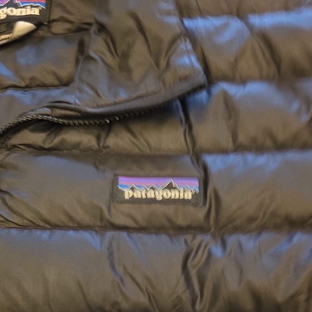 Patagonia Men's Midnight Black Puffer Jacket - Picture 3 of 7